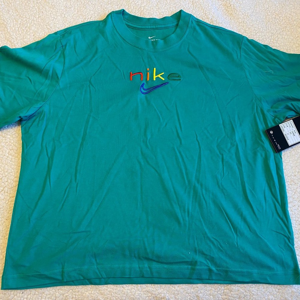 NWT Nike Women's Dri-FIT Boxy Rainbow Training Tee T Shirt